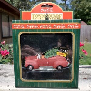 Coca Cola Town Square Red Convertible w/Tree Figurine Christmas Village #64337